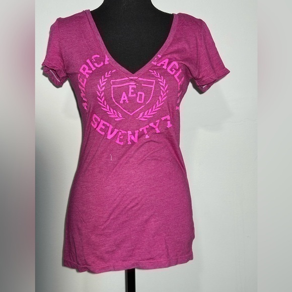 American Eagle Outfitters V-Neck T-Shirt Size Medium - Picture 1 of 13
